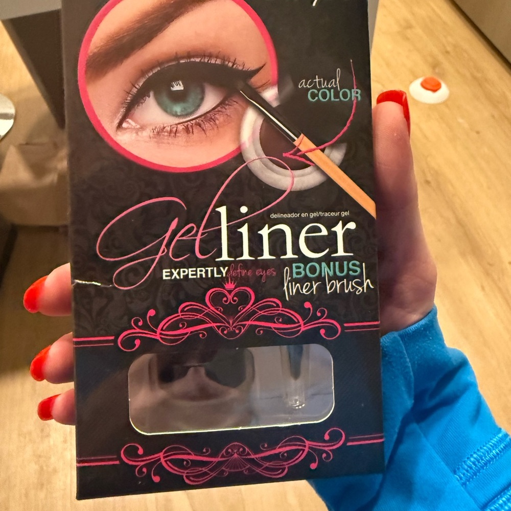 KISS L.A. Gel Liner with Bonus Liner Brush - Brown